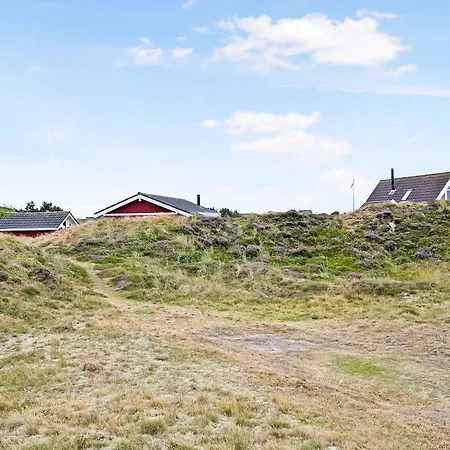 Сasa de vacaciones House On Near The Sea