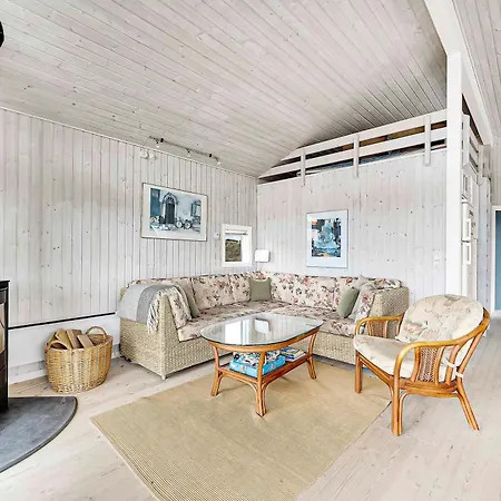 House On Near The Sea Fano