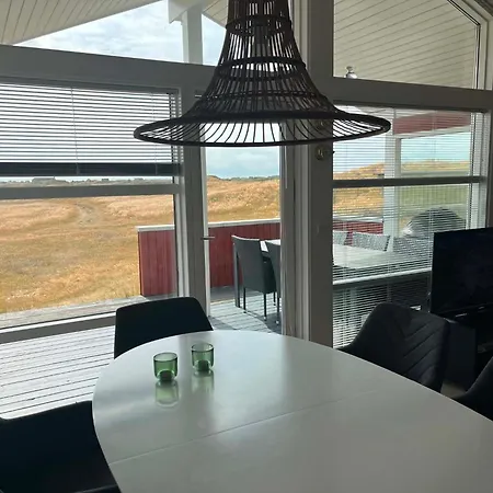 Op Vlakbij De Zee